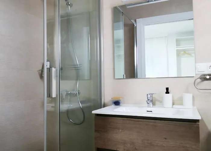 Five Apples * Málaga